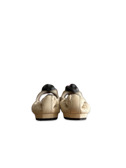 Ballerines Chanel Camelia T 38.5 - Cuir matelassé Noire et beige